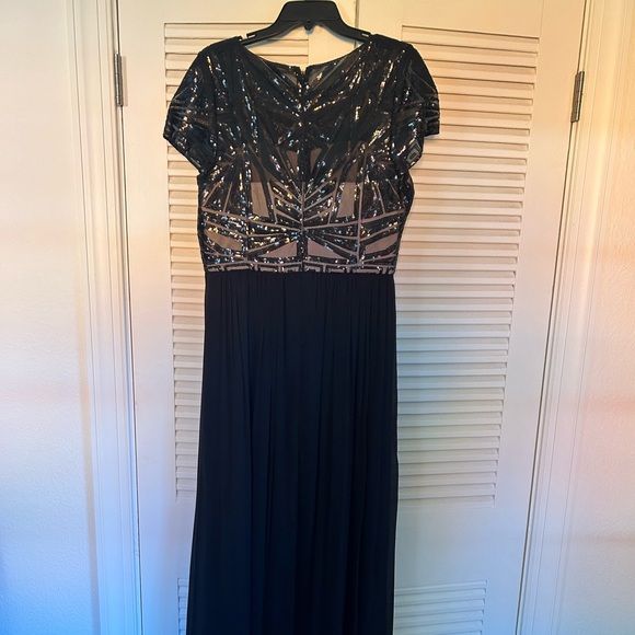 Black full length gown - Picture 3 of 4